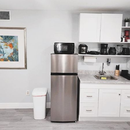 Cheerful Super Suite + 2 Queen + Sofa Bed Minutes From The Airport! タンパ エクステリア 写真