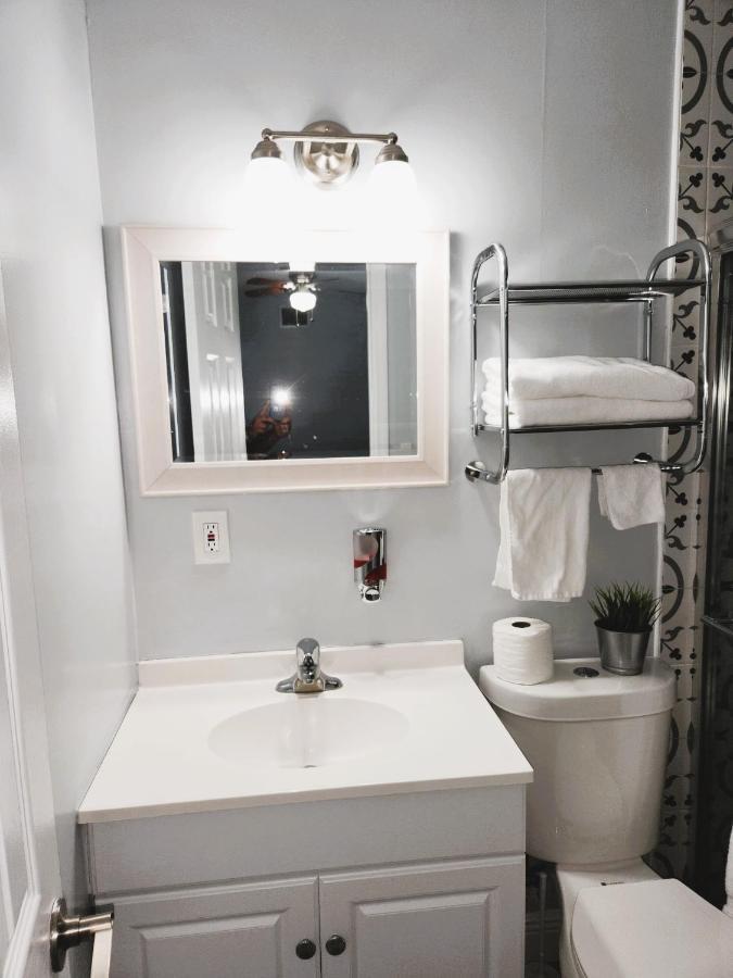 Cheerful Super Suite + 2 Queen + Sofa Bed Minutes From The Airport! タンパ エクステリア 写真