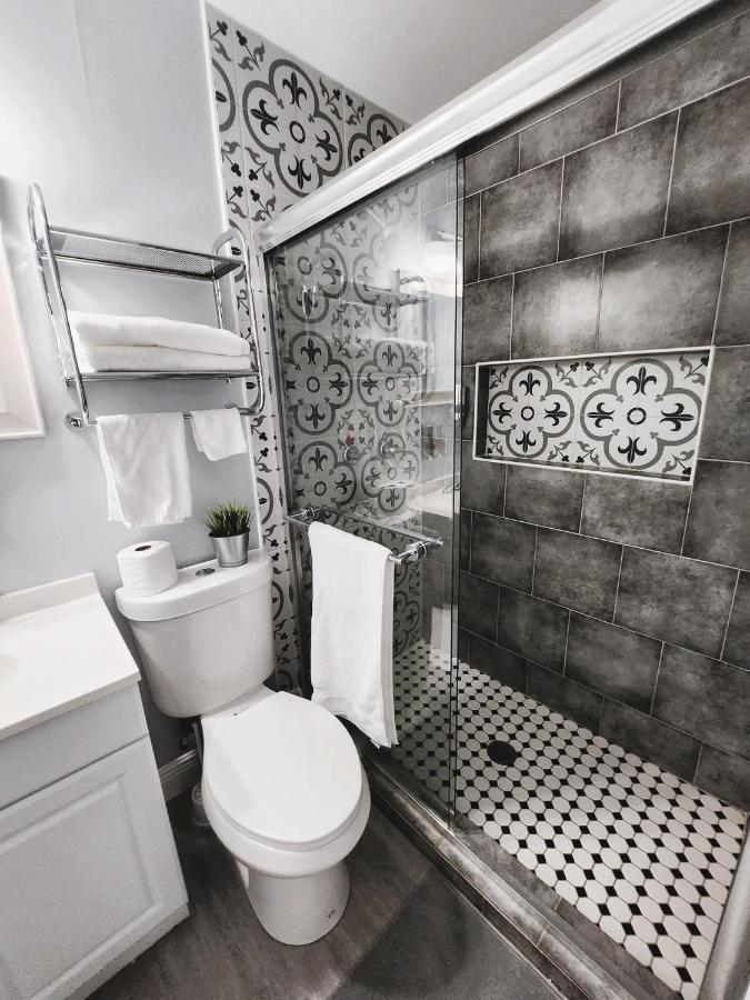 Cheerful Super Suite + 2 Queen + Sofa Bed Minutes From The Airport! タンパ エクステリア 写真