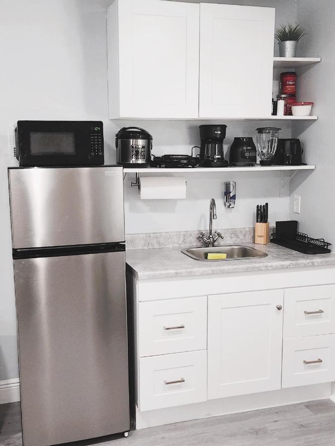 Cheerful Super Suite + 2 Queen + Sofa Bed Minutes From The Airport! タンパ エクステリア 写真