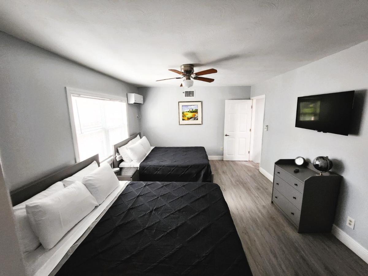 Cheerful Super Suite + 2 Queen + Sofa Bed Minutes From The Airport! タンパ エクステリア 写真